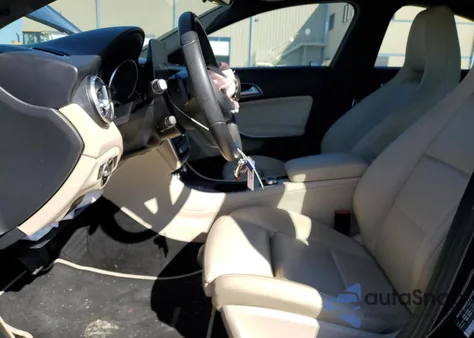 2018 Mercedes-Benz Cla 250 из США, поврежденный, VIN WDDSJ4EB4JN637135